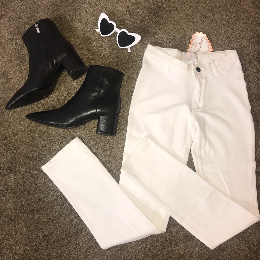 NWT White stretchy cotton skinny jeans size small